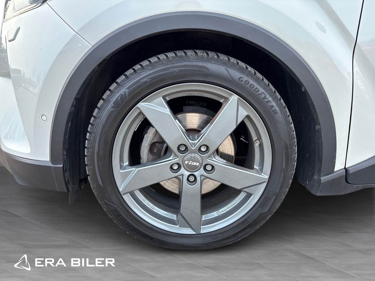 Billede af Toyota C-HR 1,8 Hybrid C-LUB Premium Selected Bi-tone Multidrive S 122HK 5d Aut.