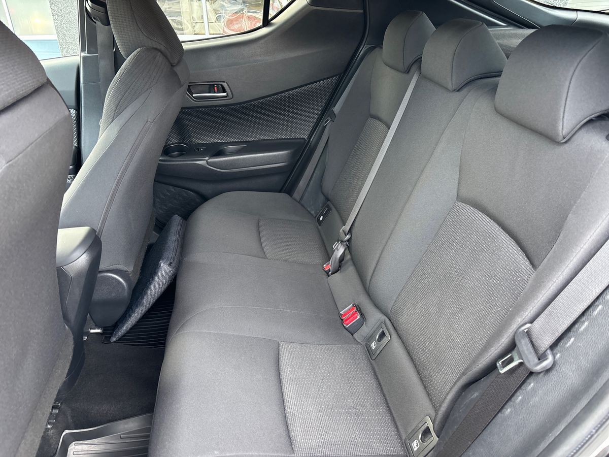 Billede af Toyota C-HR 1,8 Hybrid C-LUB Premium Selected Bi-tone Multidrive S 122HK 5d Aut.