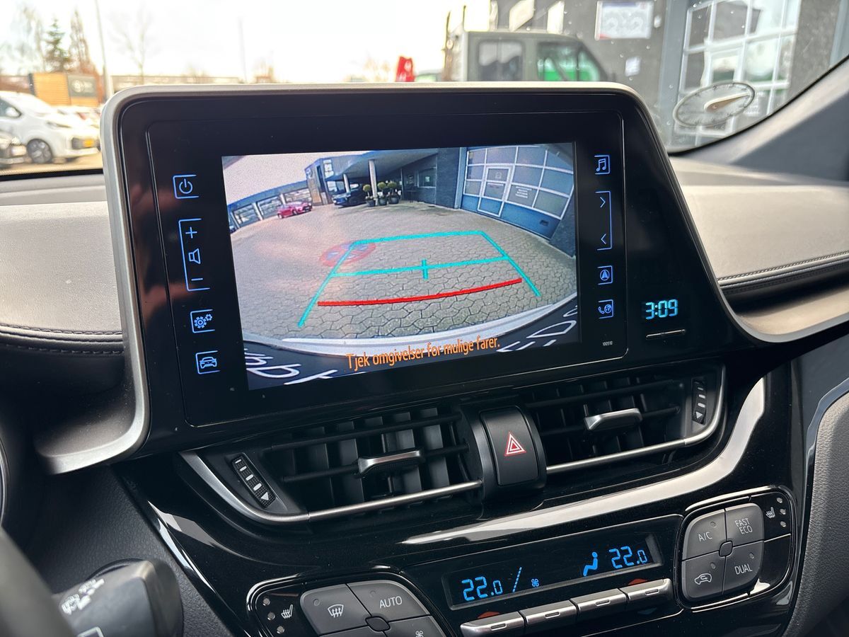 Billede af Toyota C-HR 1,8 Hybrid C-LUB Premium Selected Bi-tone Multidrive S 122HK 5d Aut.