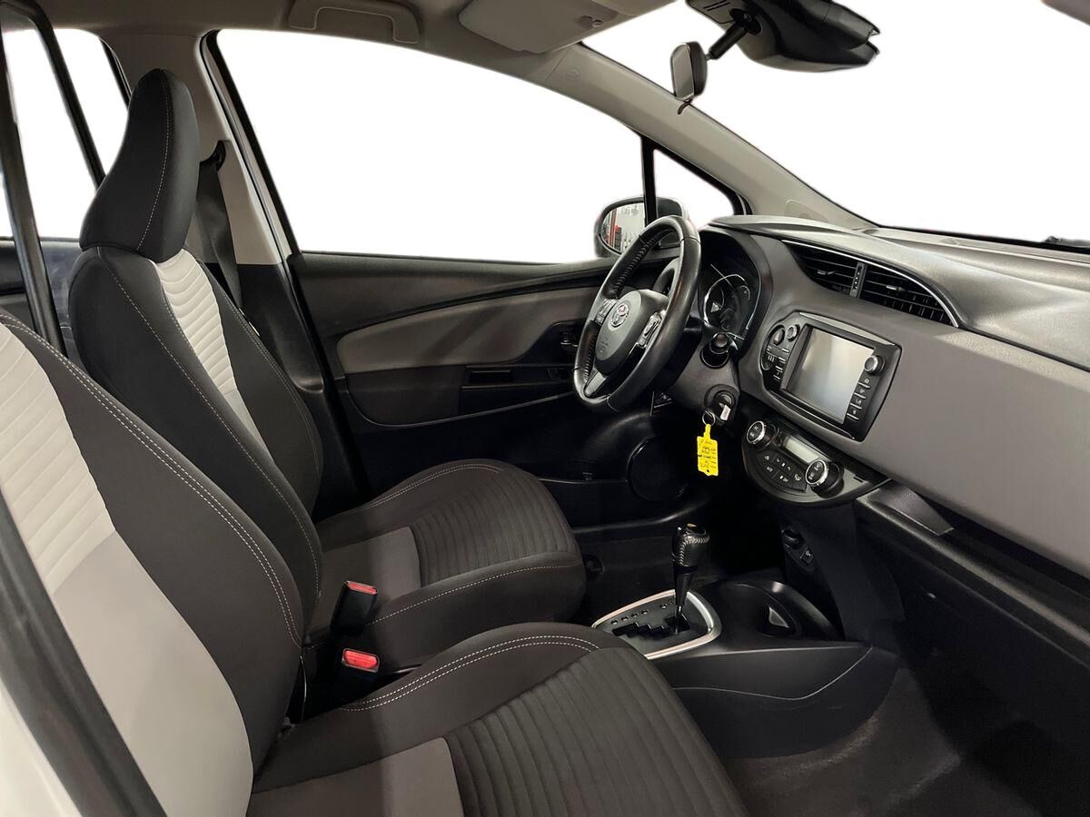 Billede af Toyota Yaris 1,5 Hybrid H2 E-CVT 100HK 5d Trinl. Gear