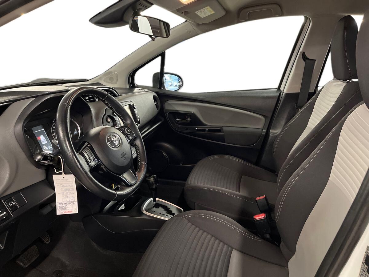 Billede af Toyota Yaris 1,5 Hybrid H2 E-CVT 100HK 5d Trinl. Gear