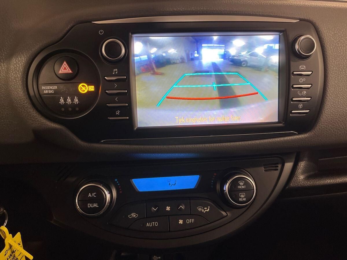 Billede af Toyota Yaris 1,5 Hybrid H2 E-CVT 100HK 5d Trinl. Gear