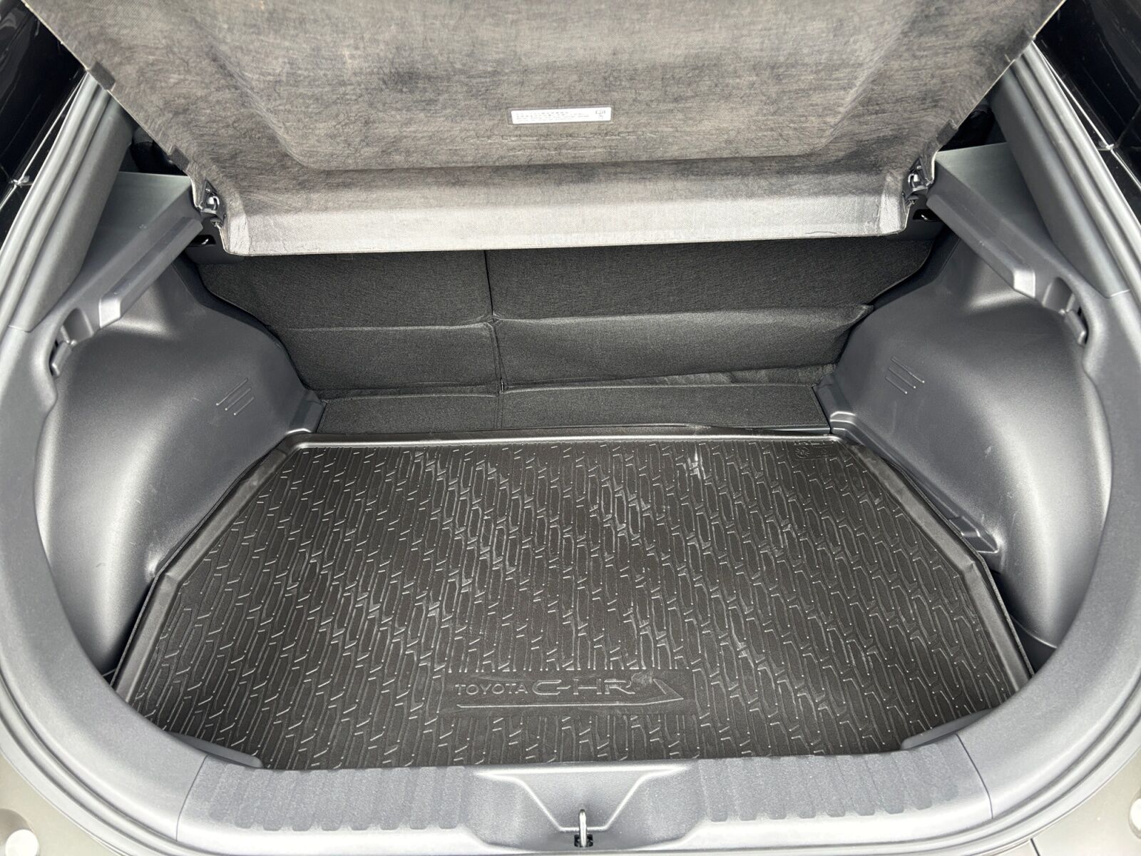 Billede af Toyota Toyota C-HR+ 252 kW (343 hk) aut. gear AWD Executive