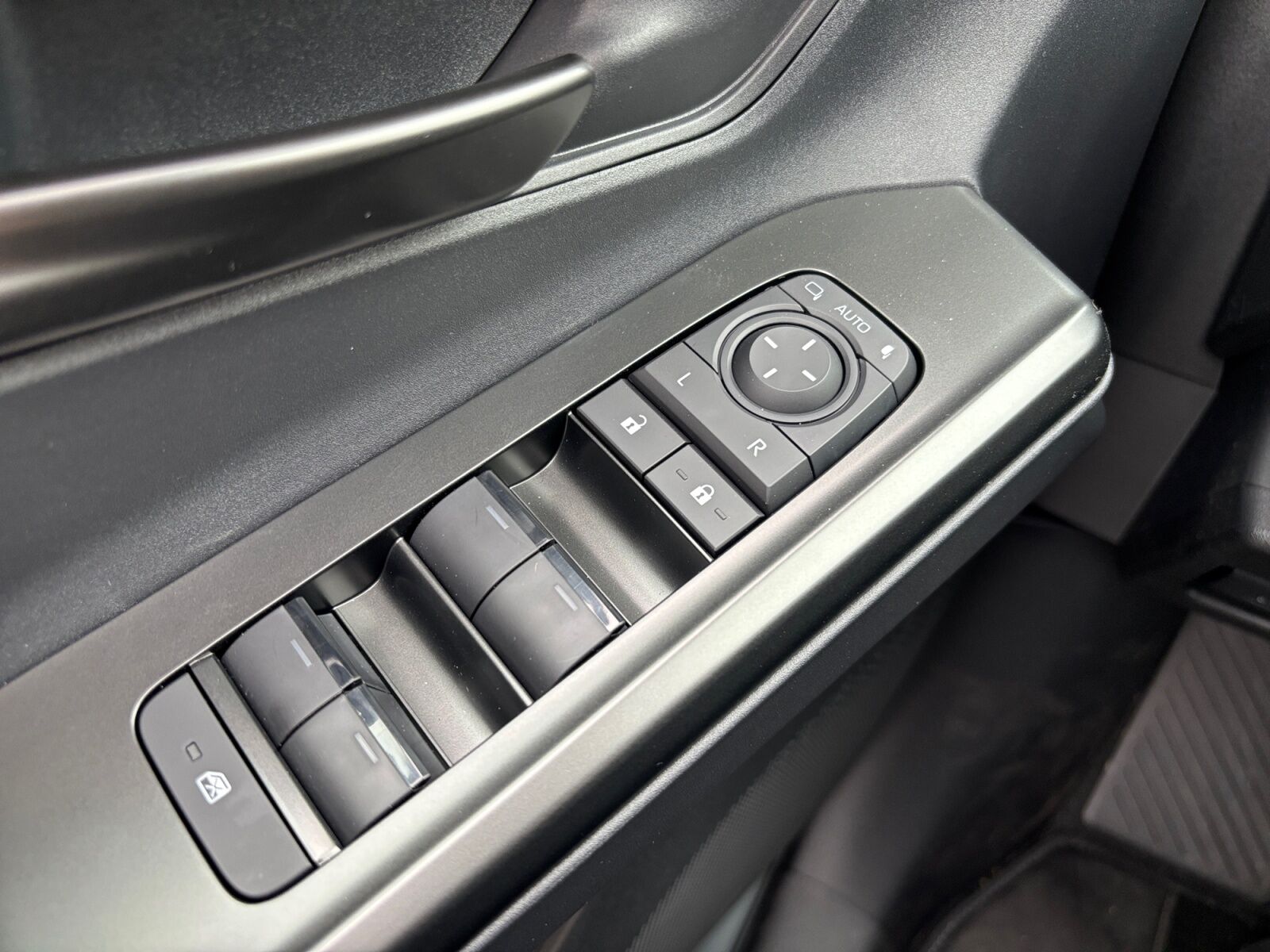 Billede af Toyota Toyota C-HR+ 252 kW (343 hk) aut. gear AWD Executive