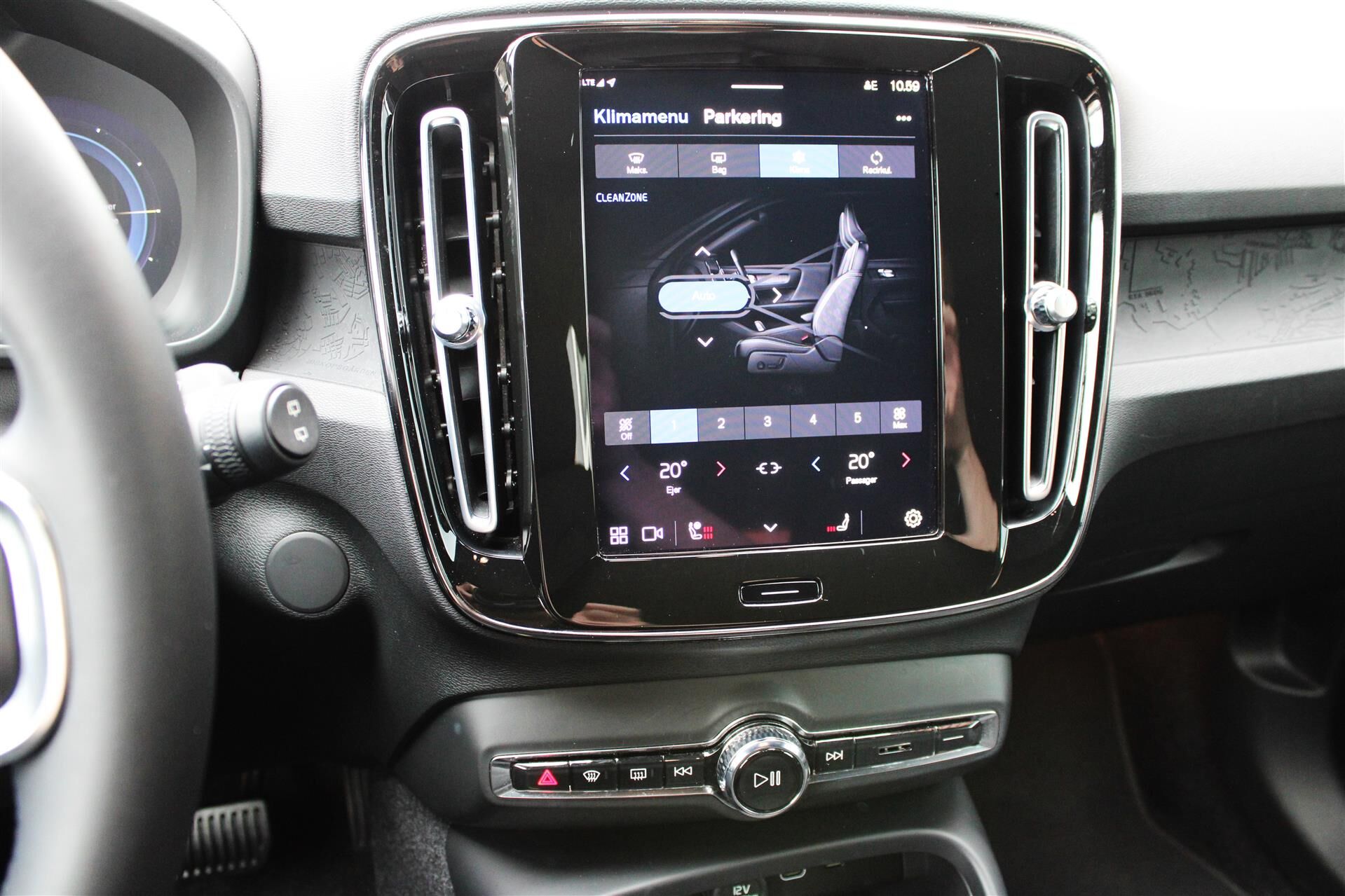 Billede af Volvo XC40 P6 Recharge Plus 231HK 5d Aut.