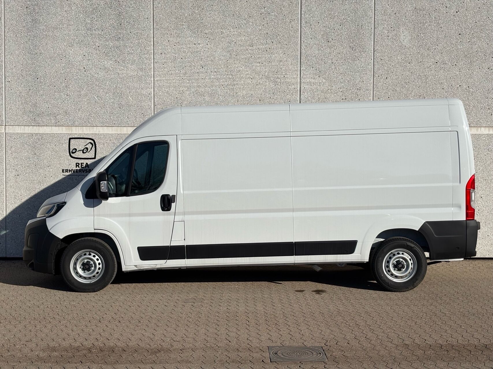 Billede af Fiat Ducato 35M L3H2 2,2 Multijet Pro+ 180HK Van 8g Aut.
