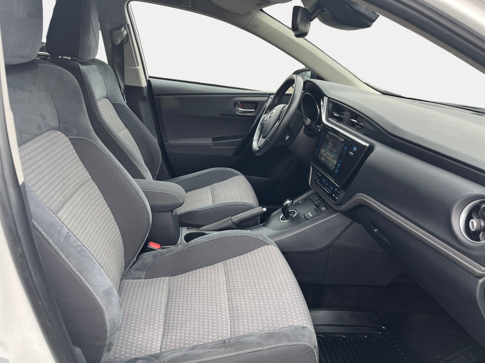 Billede af Toyota Auris Touring Sports 1,8 Hybrid H2 Selected 136HK Stc Aut.