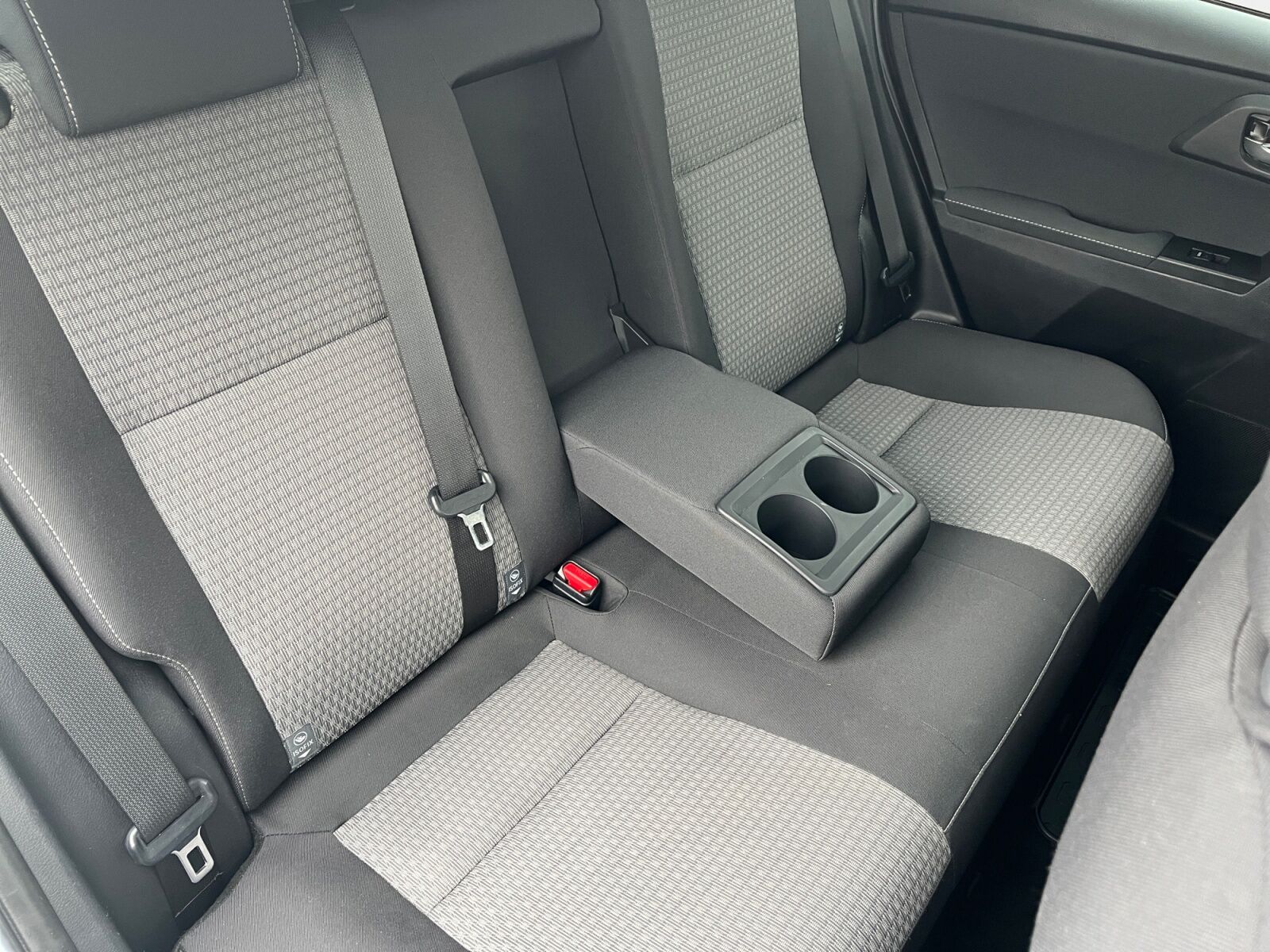 Billede af Toyota Auris Touring Sports 1,8 Hybrid H2 Selected 136HK Stc Aut.