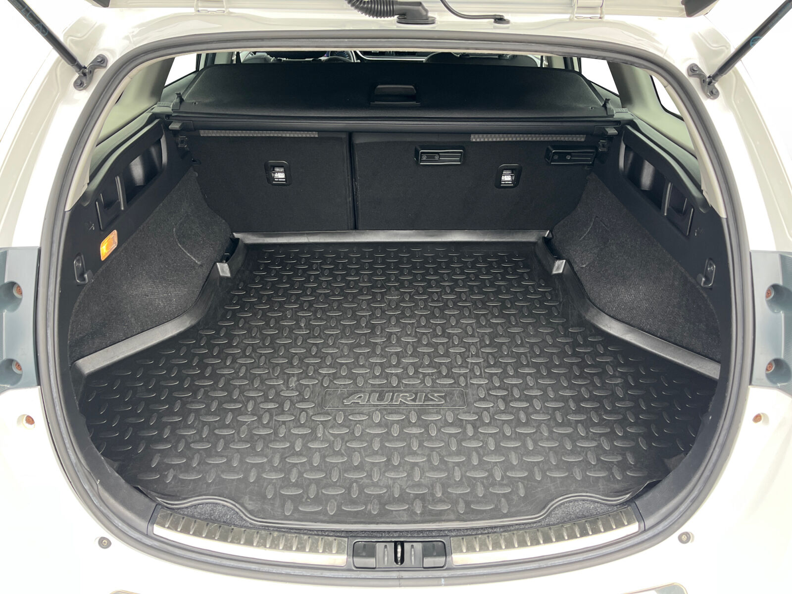 Billede af Toyota Auris Touring Sports 1,8 Hybrid H2 Selected 136HK Stc Aut.