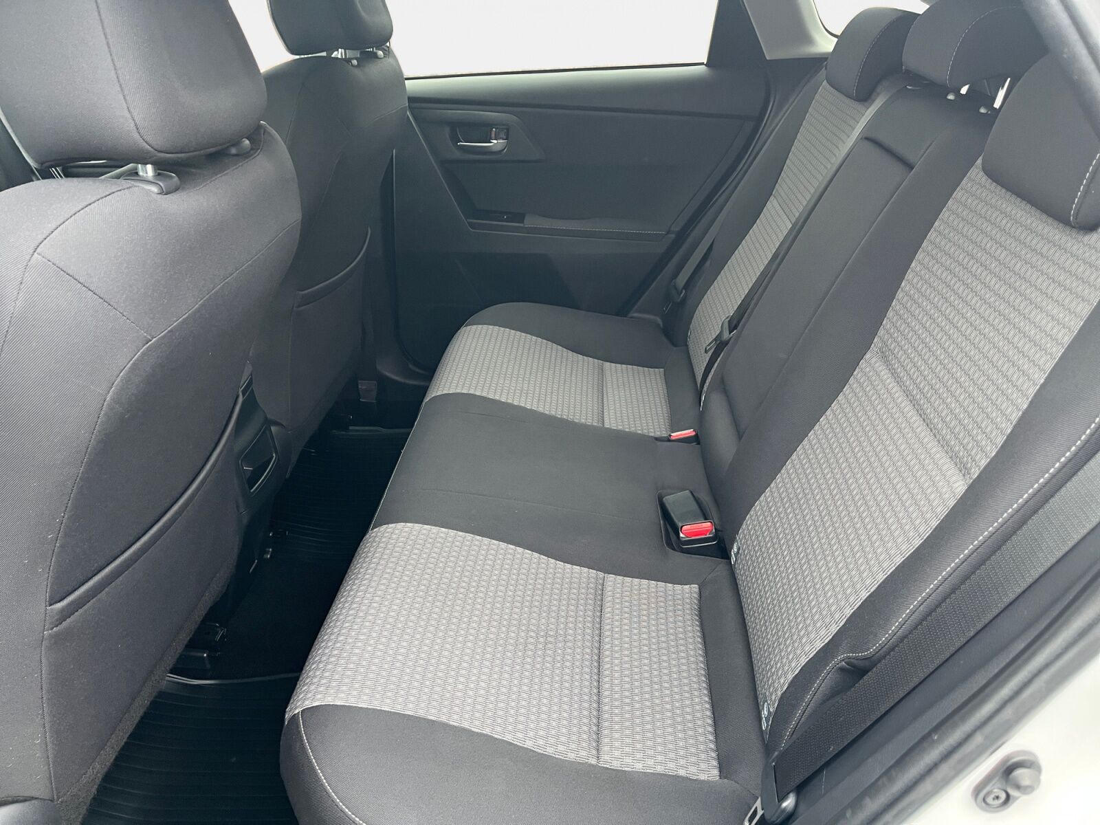 Billede af Toyota Auris Touring Sports 1,8 Hybrid H2 Selected 136HK Stc Aut.