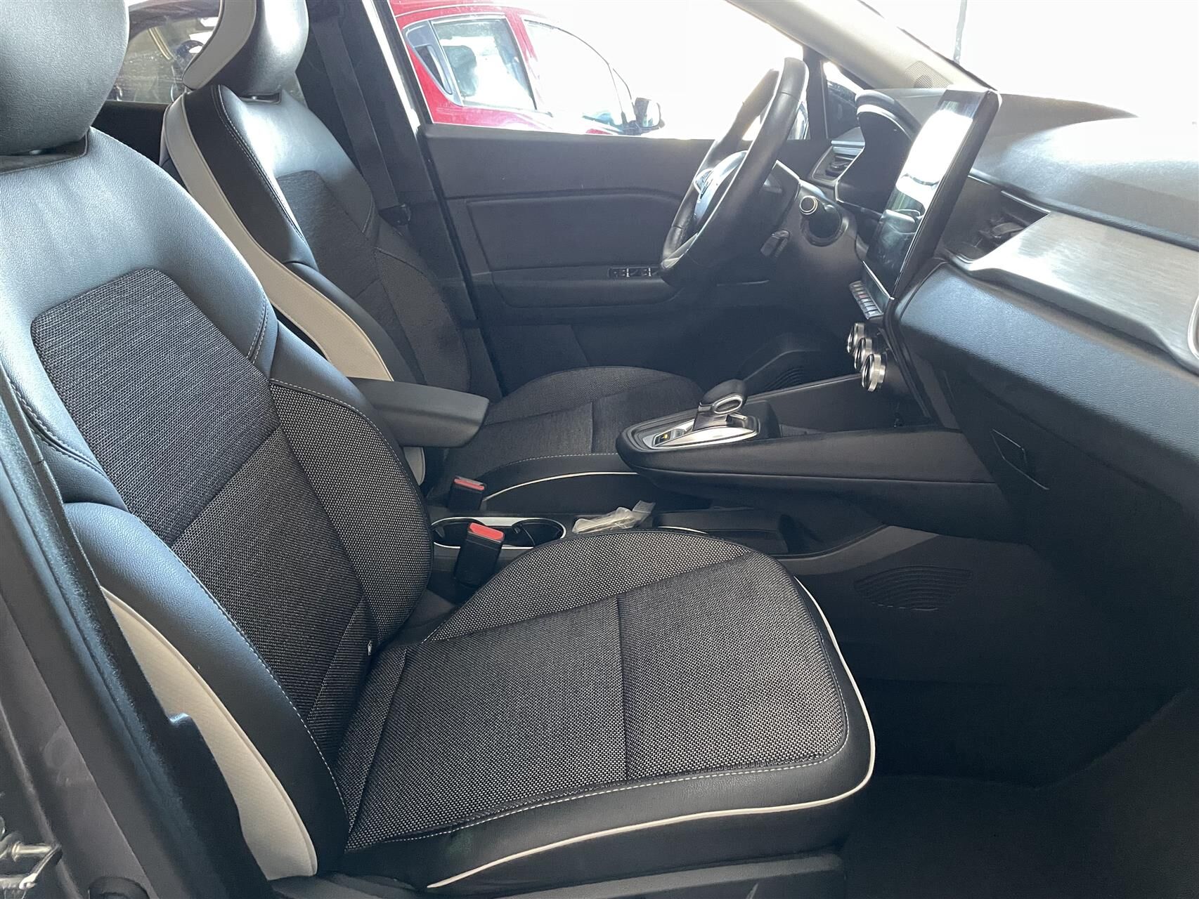 Billede af Renault Captur 1,6 E-TECH  Plugin-hybrid Intens 160HK 5d Aut.