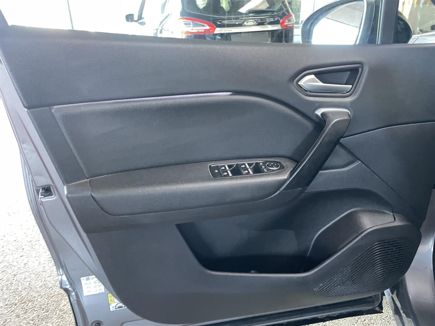 Billede af Renault Captur 1,6 E-TECH  Plugin-hybrid Intens 160HK 5d Aut.