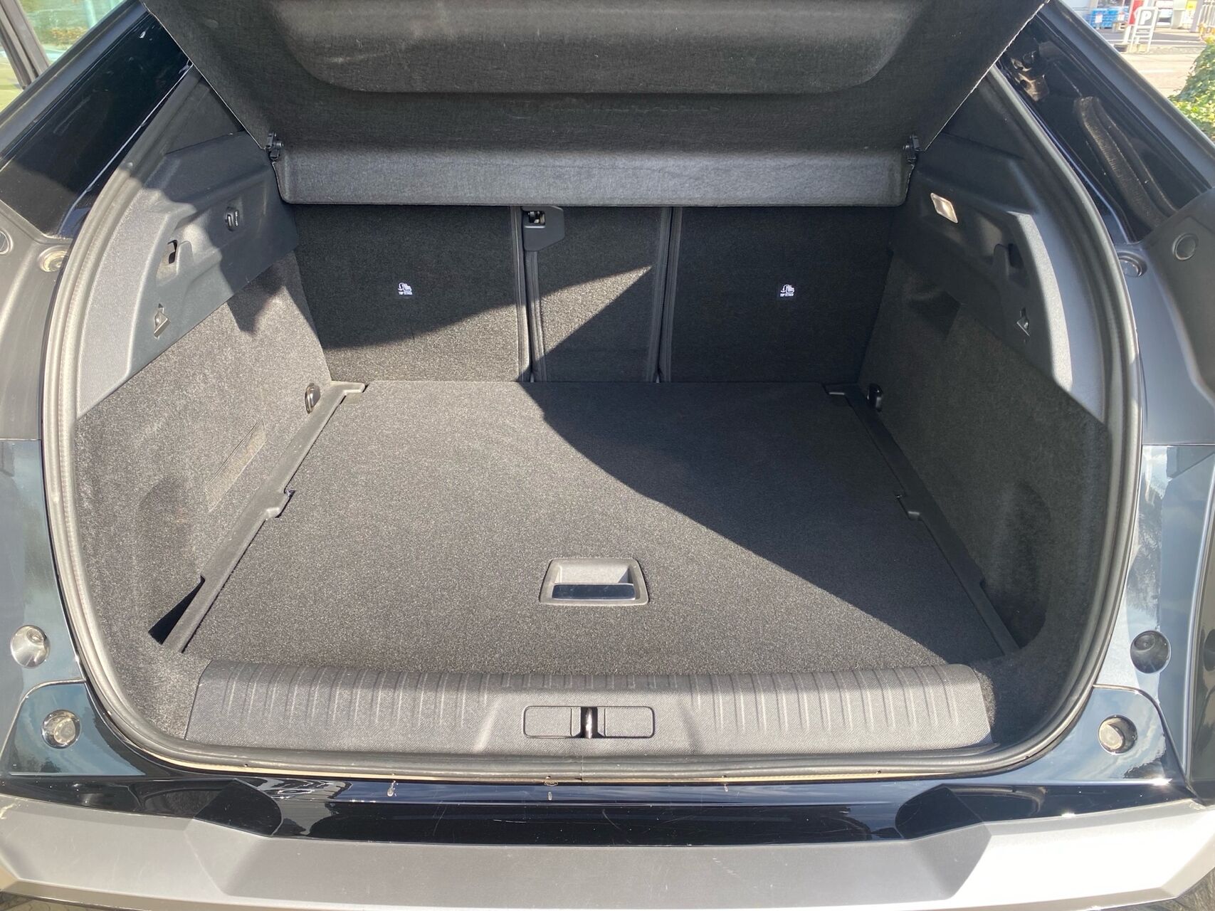 Billede af Peugeot e-3008 EL GT 210HK 5d Aut.