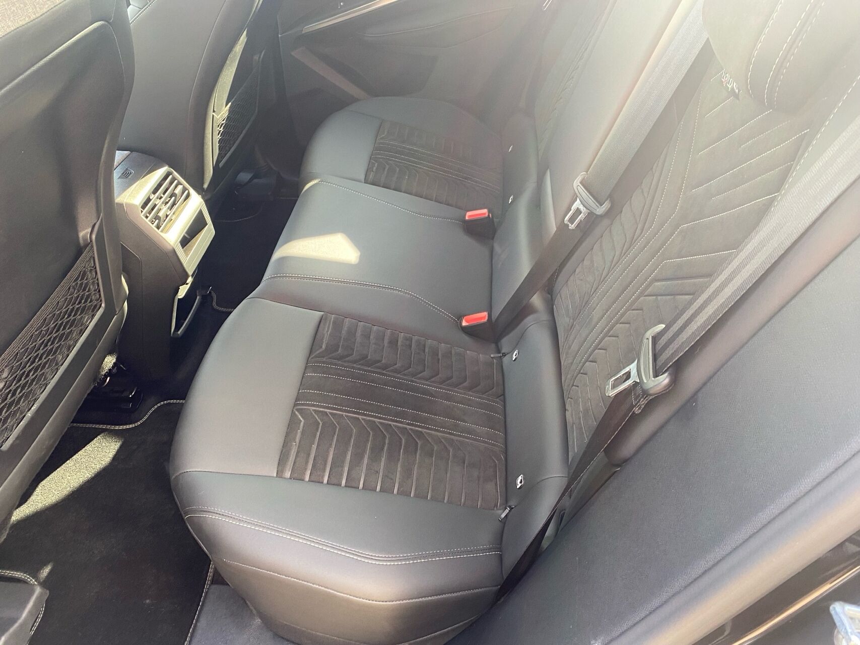 Billede af Peugeot e-3008 EL GT 210HK 5d Aut.