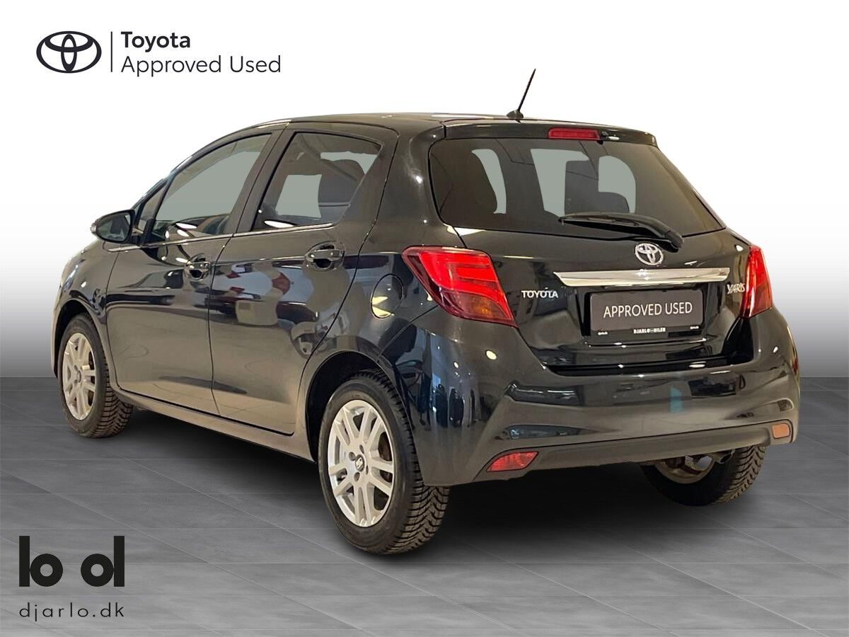 Billede af Toyota Yaris 1,3 VVT-I Lounge Edition 100HK 5d 6g