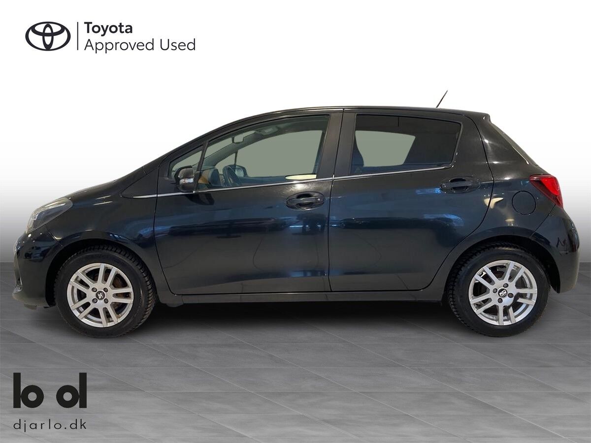 Billede af Toyota Yaris 1,3 VVT-I Lounge Edition 100HK 5d 6g