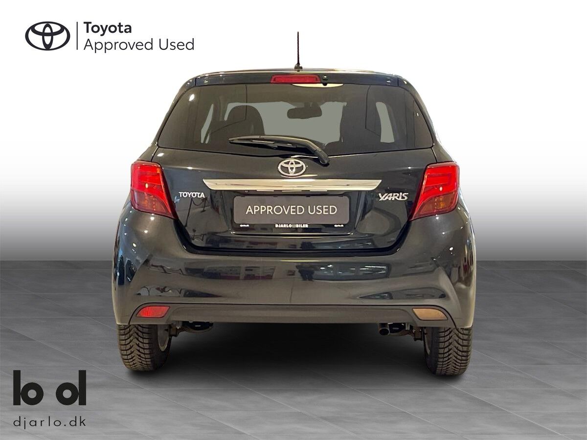 Billede af Toyota Yaris 1,3 VVT-I Lounge Edition 100HK 5d 6g