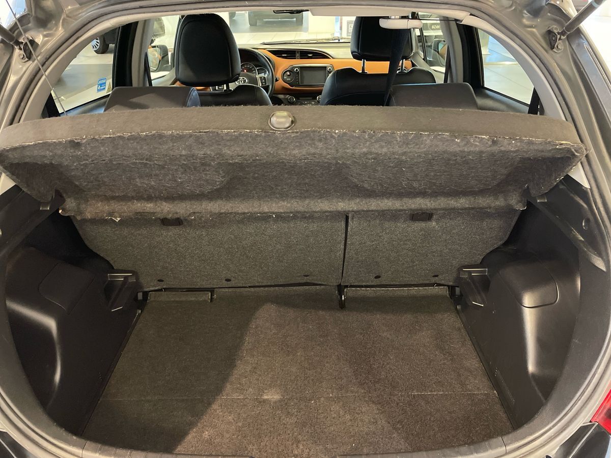 Billede af Toyota Yaris 1,3 VVT-I Lounge Edition 100HK 5d 6g