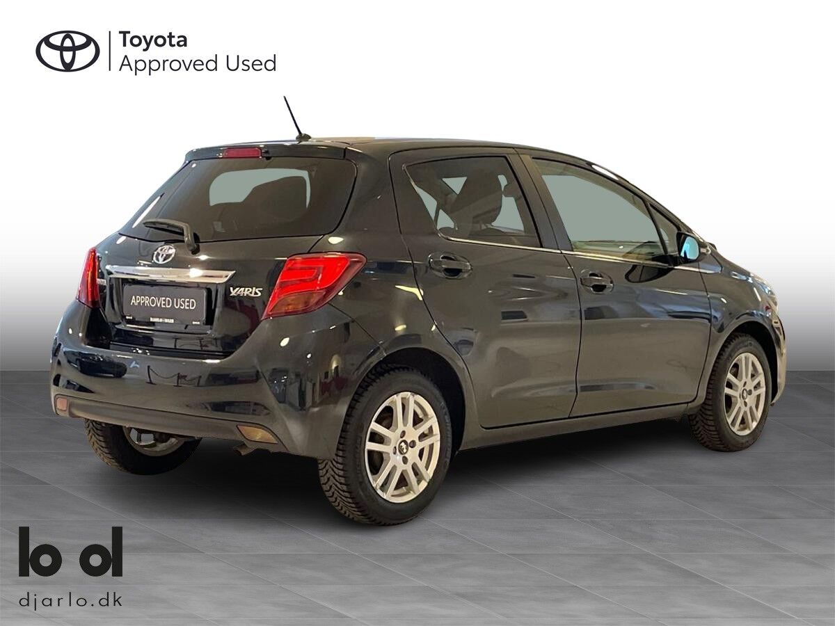 Billede af Toyota Yaris 1,3 VVT-I Lounge Edition 100HK 5d 6g