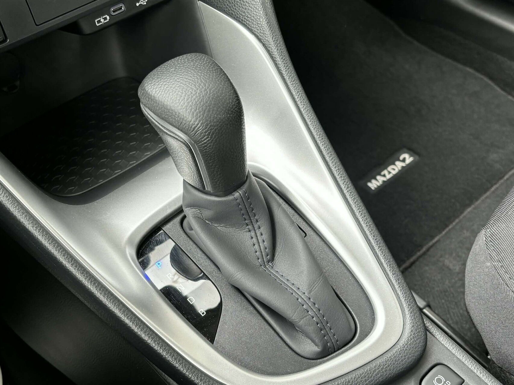 Billede af Mazda 2 1,5 VVT-I  Hybrid Centre-Line CVT 116HK 5d Trinl. Gear