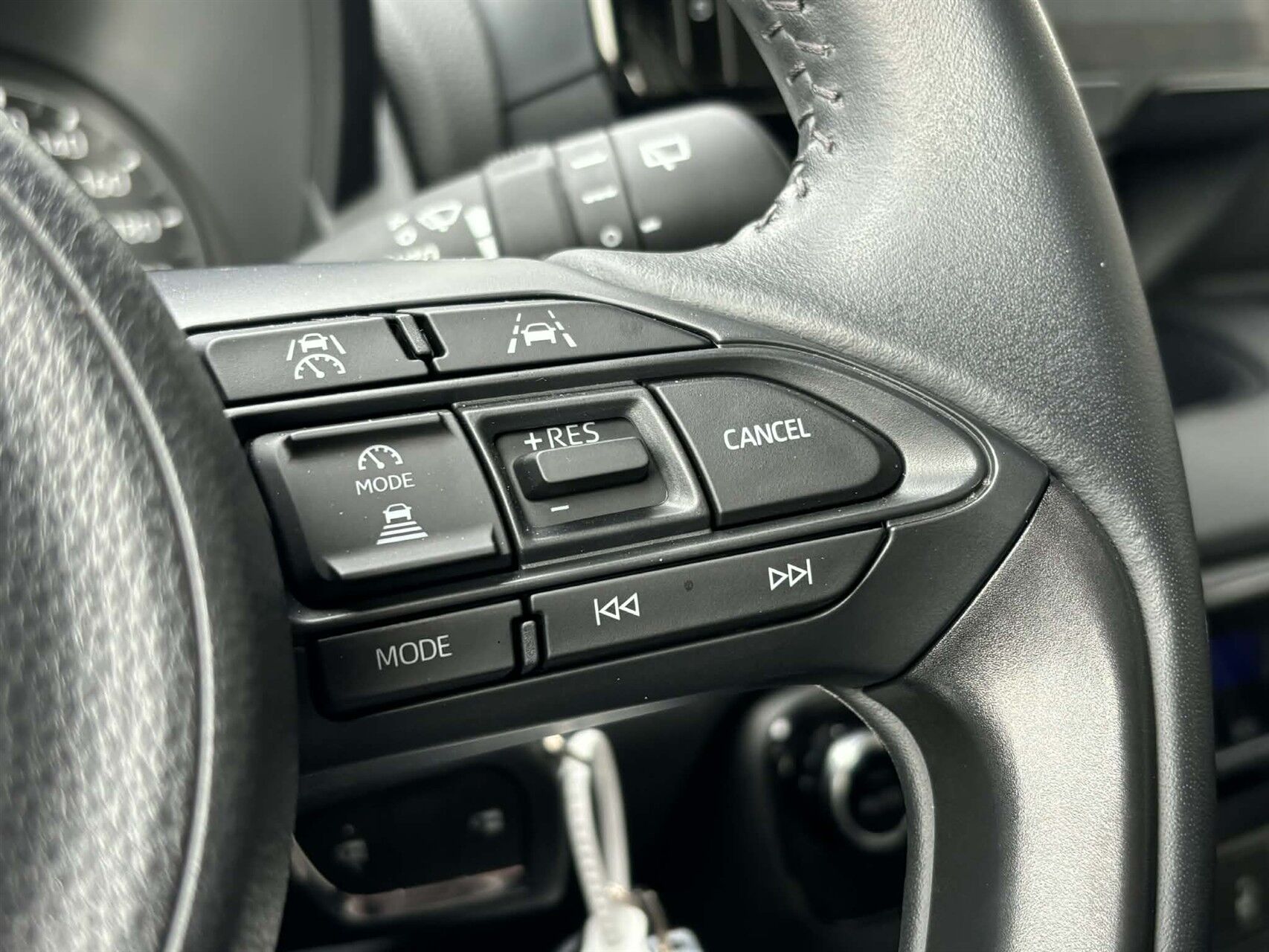 Billede af Mazda 2 1,5 VVT-I  Hybrid Centre-Line CVT 116HK 5d Trinl. Gear