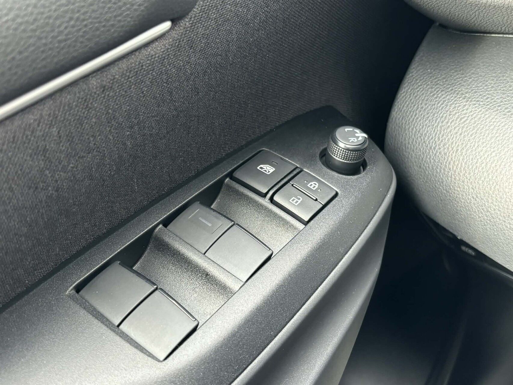 Billede af Mazda 2 1,5 VVT-I  Hybrid Centre-Line CVT 116HK 5d Trinl. Gear