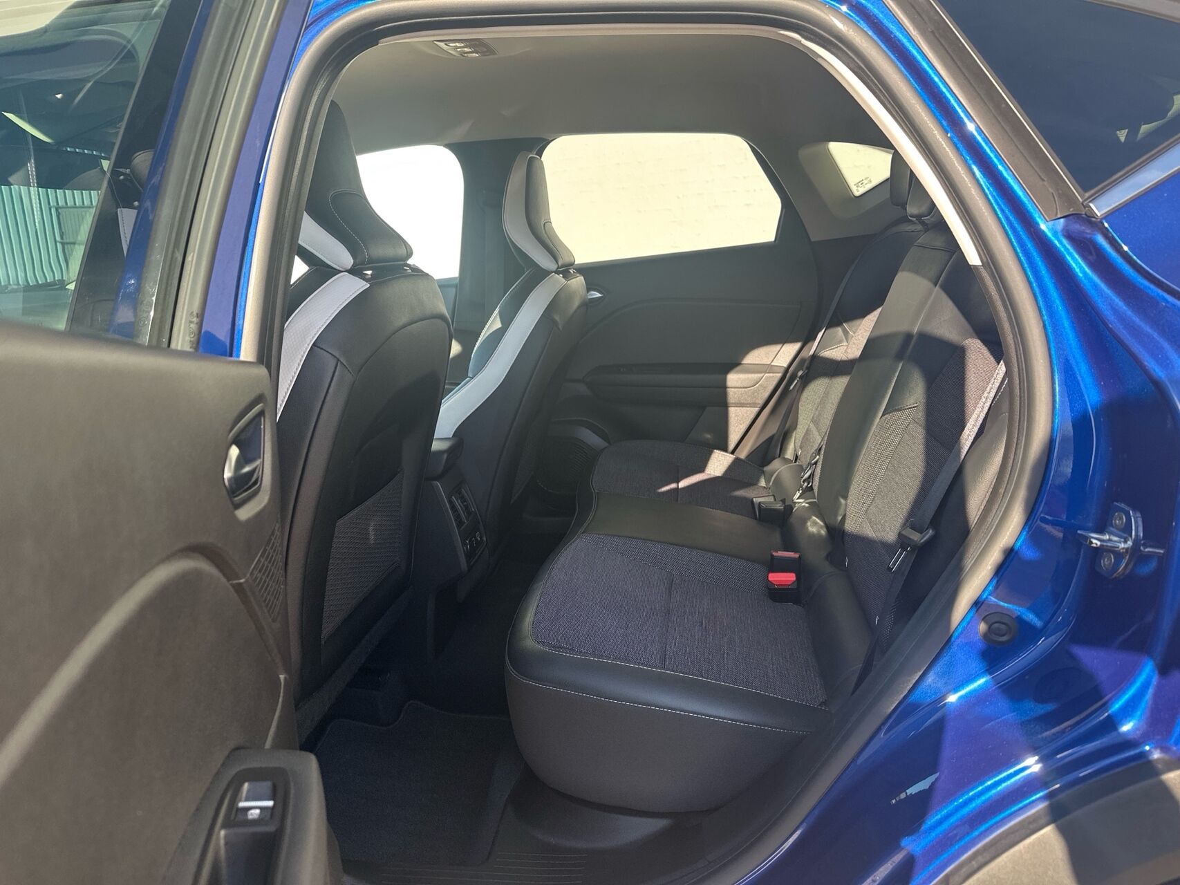 Billede af Renault Captur 1,6 E-TECH  Plugin-hybrid Intens 160HK 5d Aut.