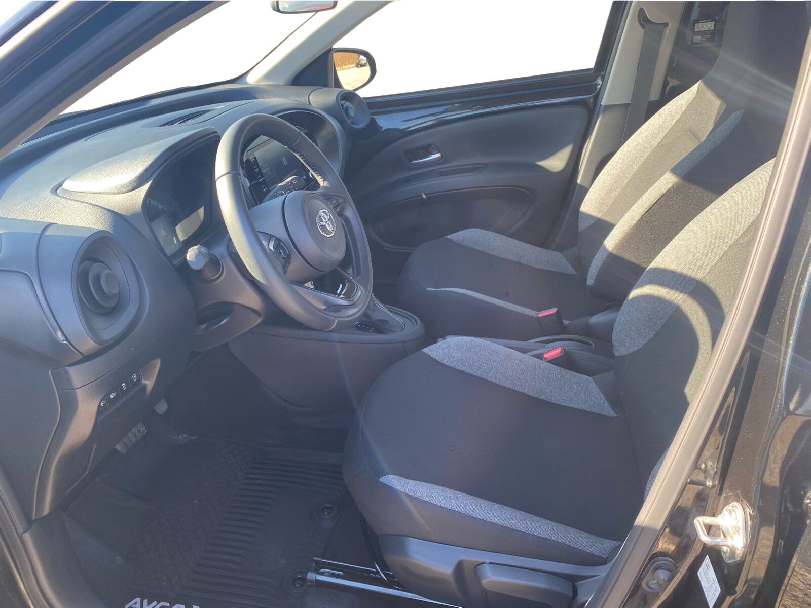 Billede af Toyota Aygo X 1,0 VVT-I Active 72HK 5d Aut.