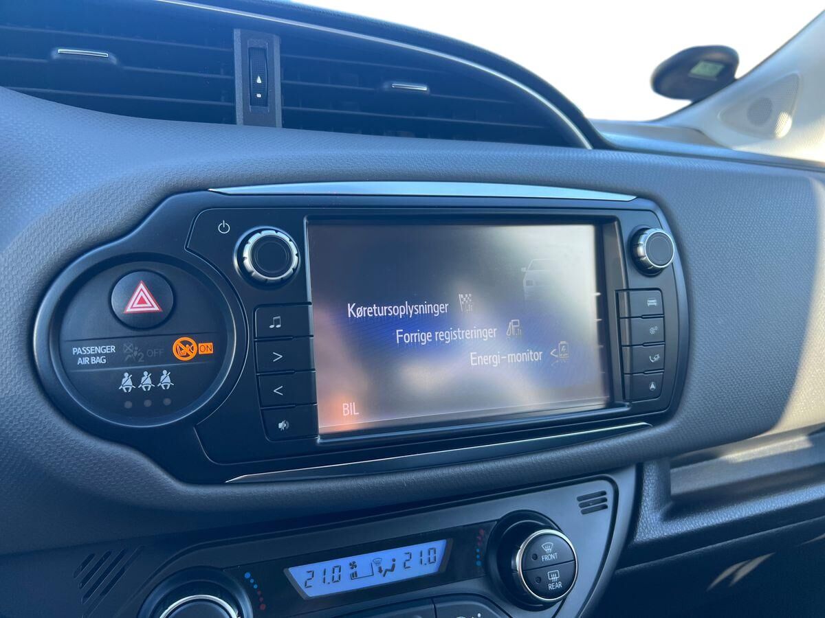 Billede af Toyota Yaris 1,5 Hybrid H2 Premium E-CVT 100HK 5d Trinl. Gear