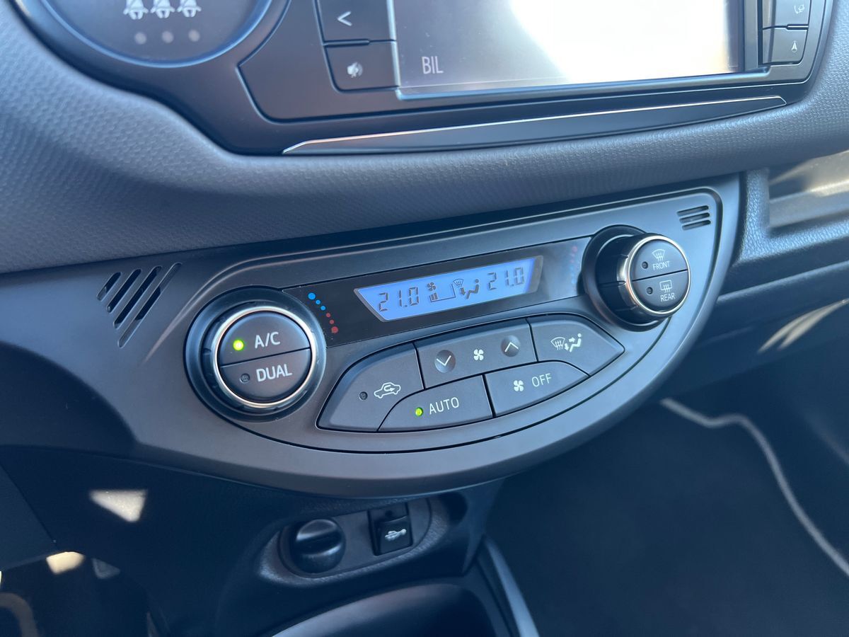 Billede af Toyota Yaris 1,5 Hybrid H2 Premium E-CVT 100HK 5d Trinl. Gear