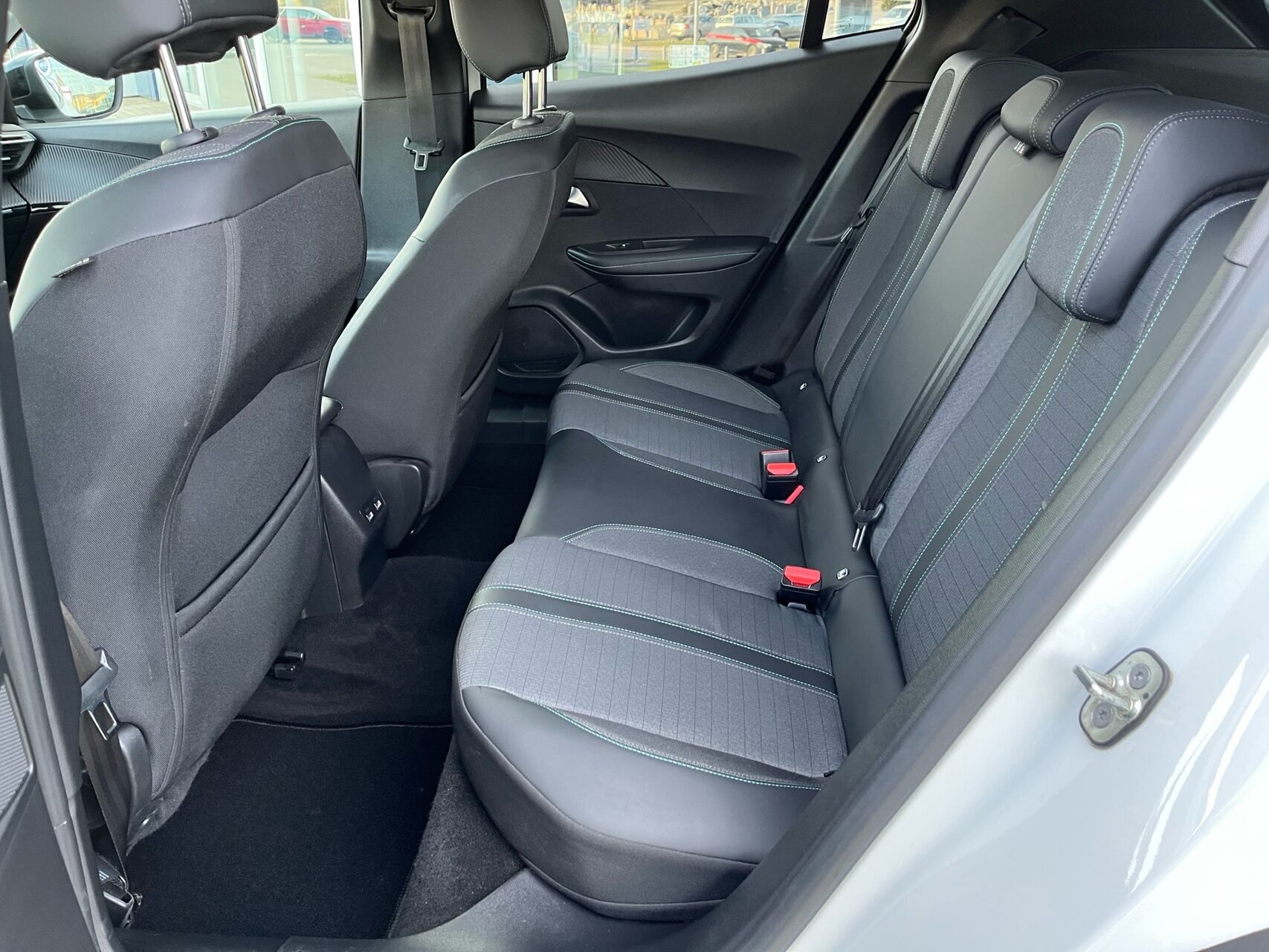 Billede af Peugeot e-2008 EL Allure Pack 136HK 5d Aut.