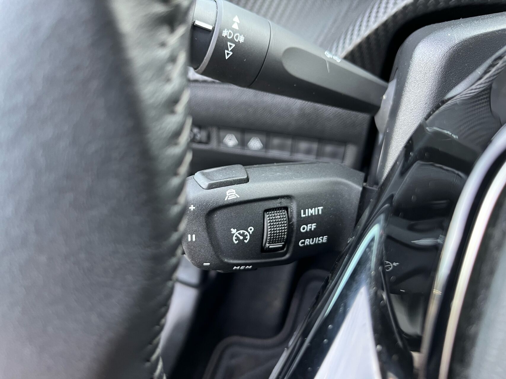 Billede af Peugeot e-2008 EL Allure Pack 136HK 5d Aut.