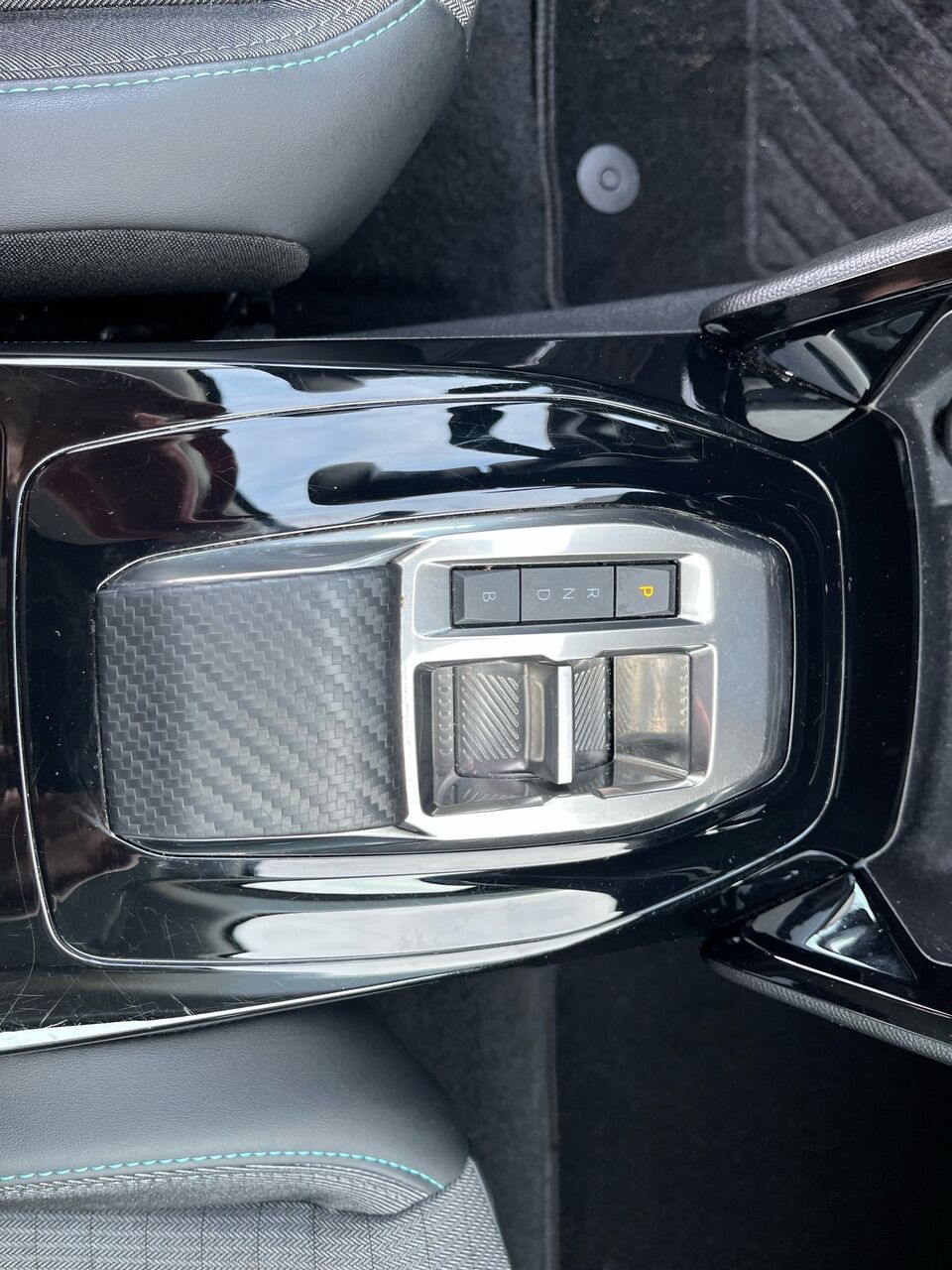 Billede af Peugeot e-2008 EL Allure Pack 136HK 5d Aut.