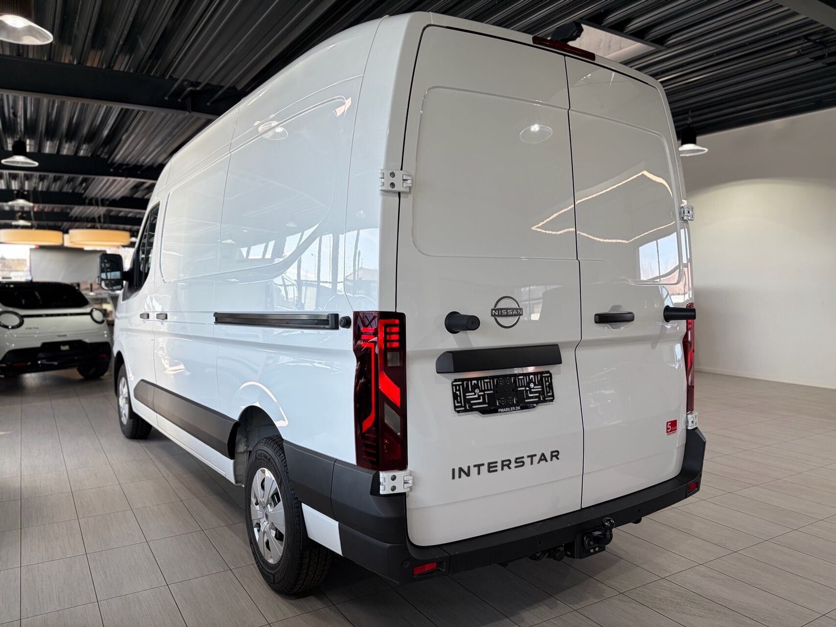 Billede af Nissan Interstar L2H2 2,0 DCi N-Connecta 150HK Van 9g Aut.