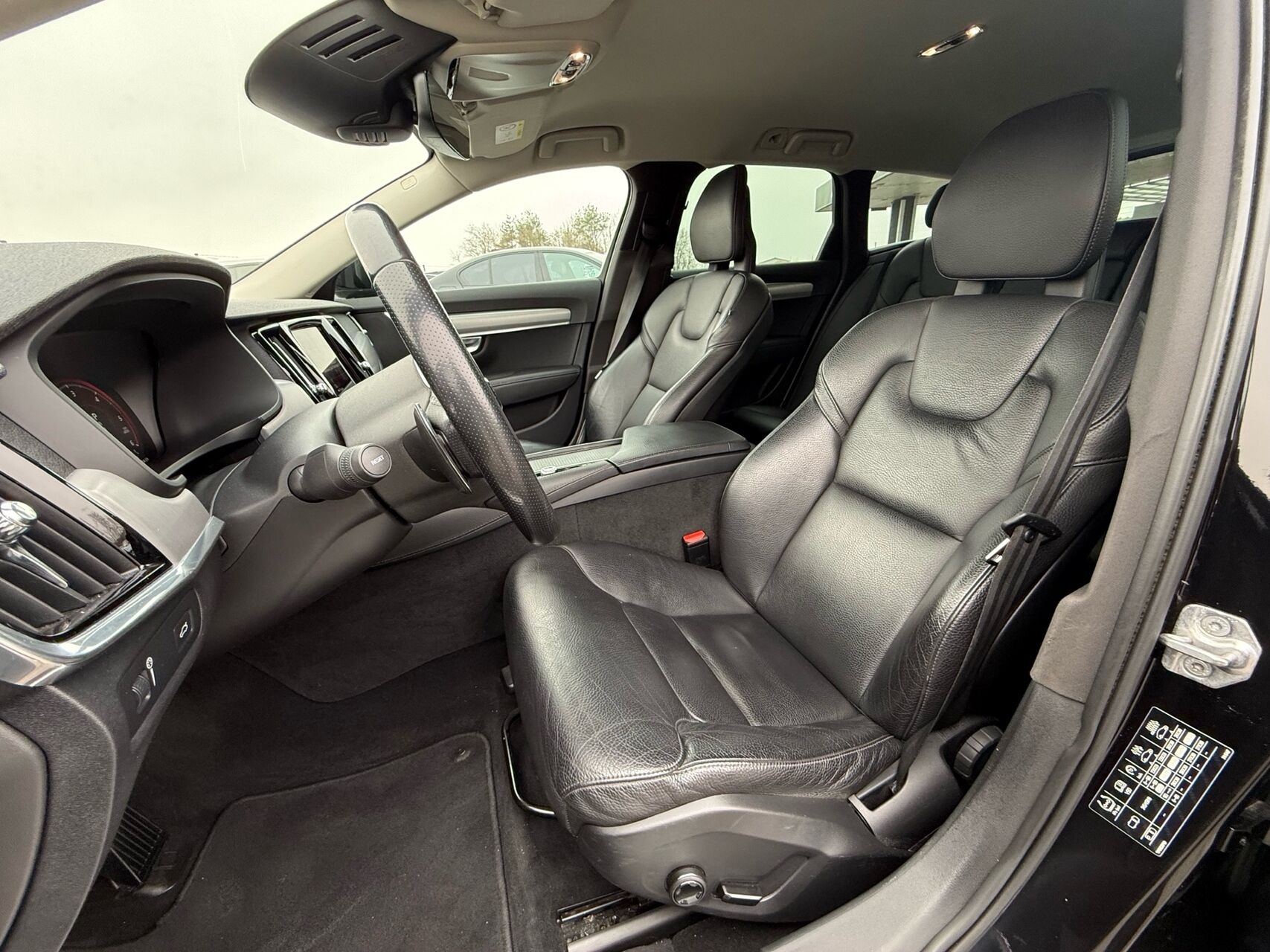 Billede af Volvo V90 2,0 D4 Momentum 190HK Stc 8g Aut.