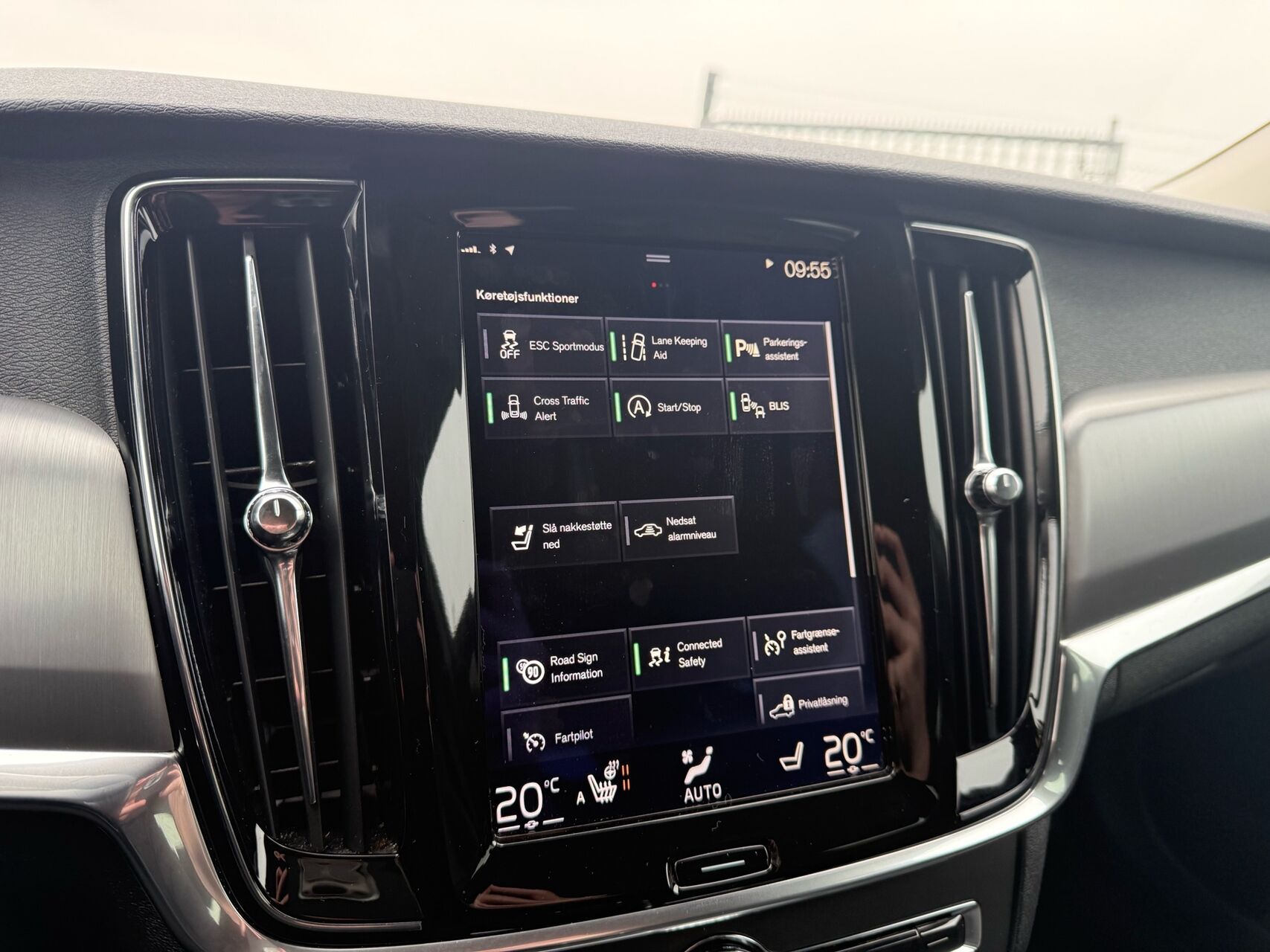 Billede af Volvo V90 2,0 D4 Momentum 190HK Stc 8g Aut.