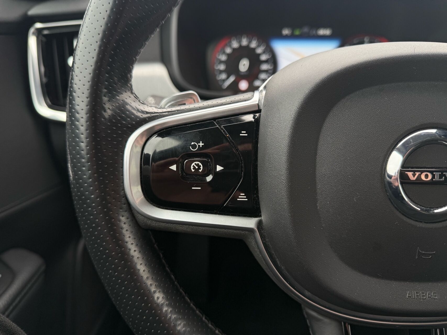 Billede af Volvo V90 2,0 D4 Momentum 190HK Stc 8g Aut.