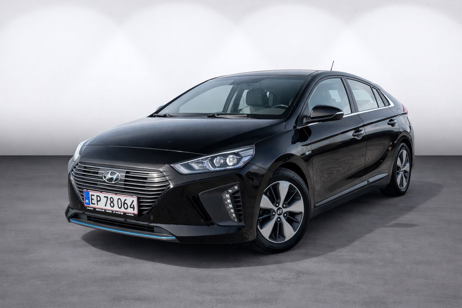 Billede af Hyundai Ioniq 1,6 GDI  Plugin-hybrid Premium plug-in 141HK 5d 6g Aut.