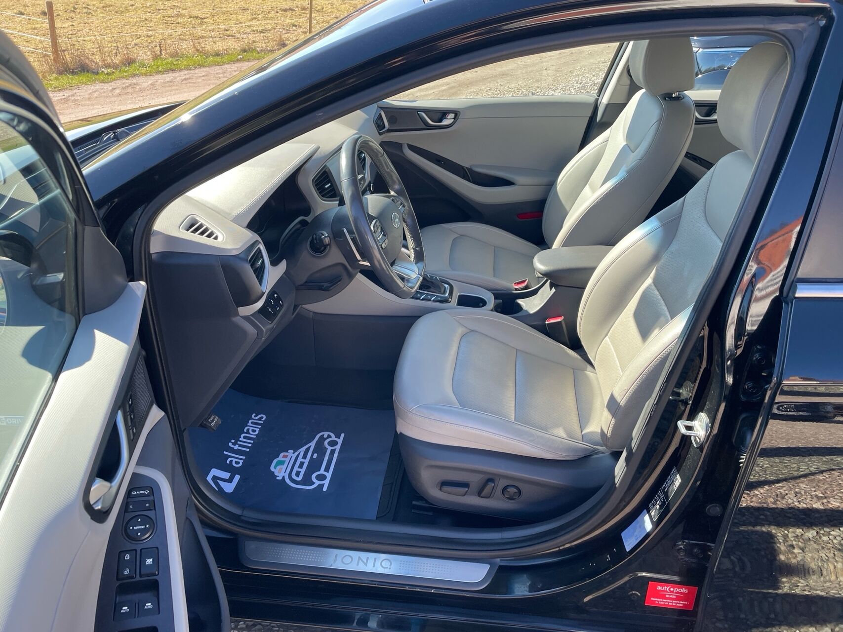 Billede af Hyundai Ioniq 1,6 GDI  Plugin-hybrid Premium plug-in 141HK 5d 6g Aut.