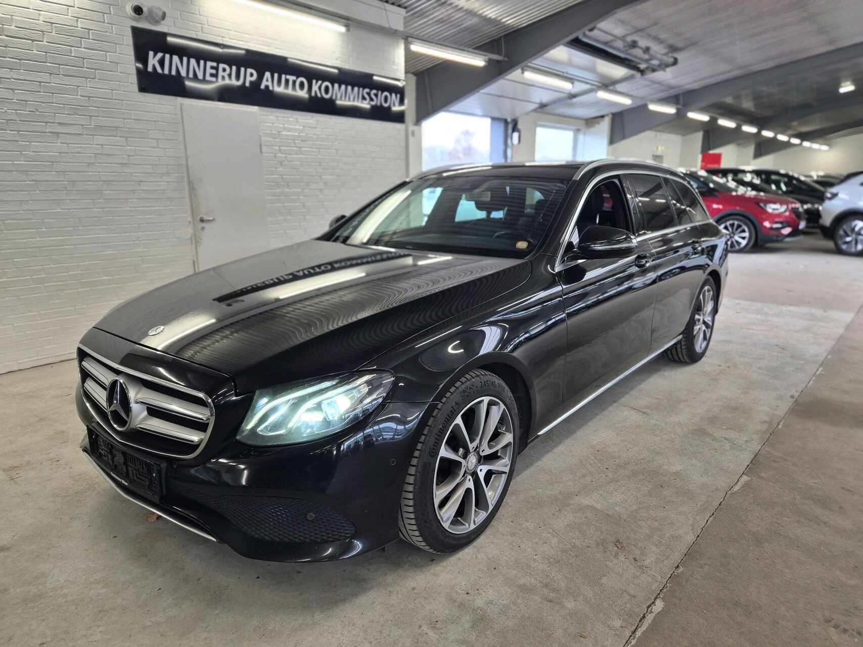 Billede af Mercedes-Benz E220 d T 2,0 D 9G-Tronic 194HK Stc Aut.