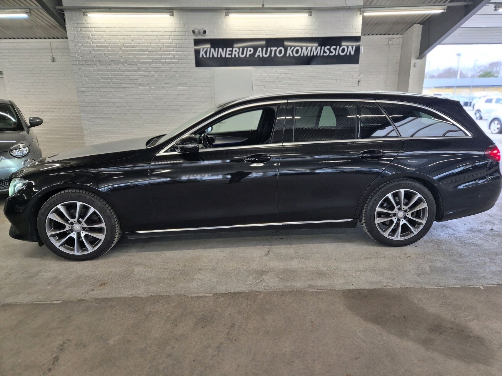 Billede af Mercedes-Benz E220 d T 2,0 D 9G-Tronic 194HK Stc Aut.