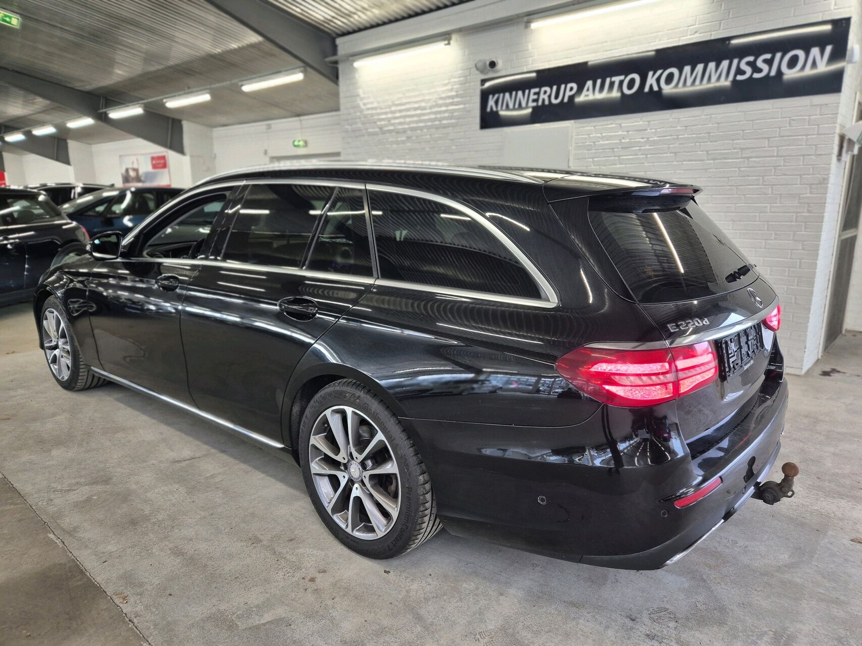 Billede af Mercedes-Benz E220 d T 2,0 D 9G-Tronic 194HK Stc Aut.