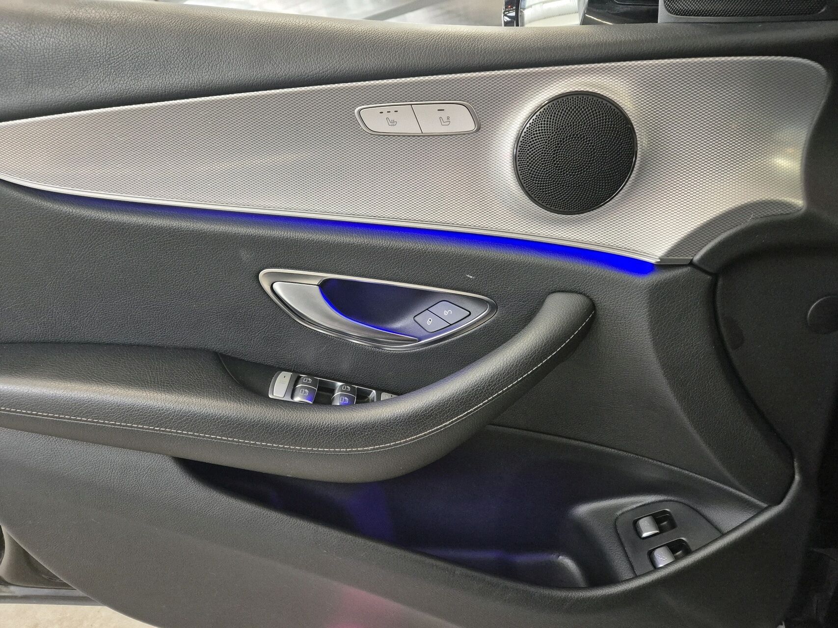 Billede af Mercedes-Benz E220 d T 2,0 D 9G-Tronic 194HK Stc Aut.