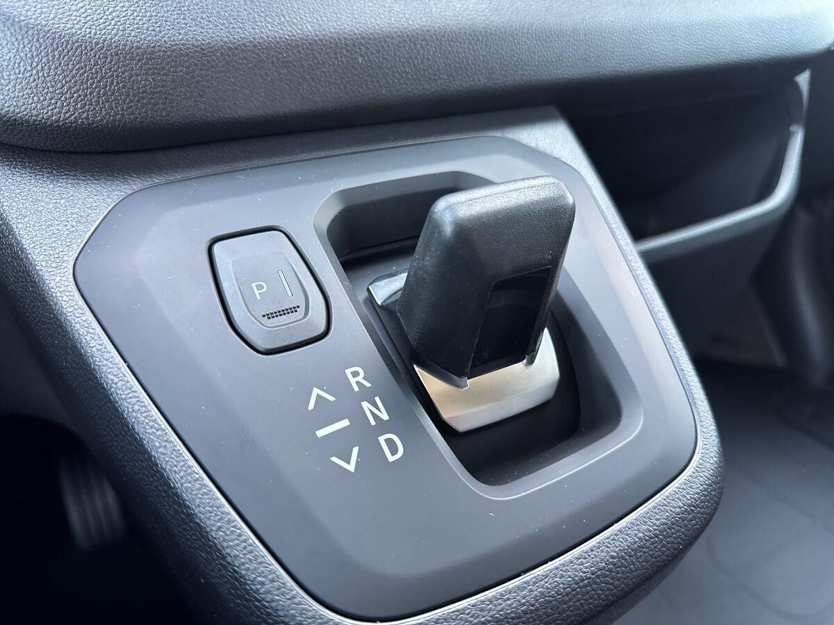 Billede af Nissan Primastar L2H1 2,0 DCi Tekna 170HK Van 6g Aut.