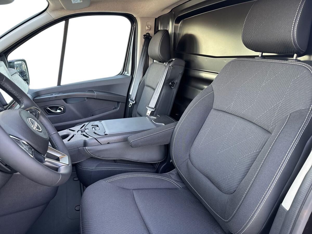 Billede af Nissan Primastar L2H1 2,0 DCi Tekna 170HK Van 6g Aut.