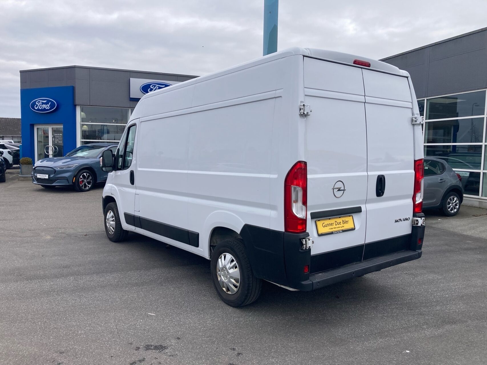 Billede af Opel Movano 35 L2H2 2,2 BlueHDi Enjoy 140HK Van 6g