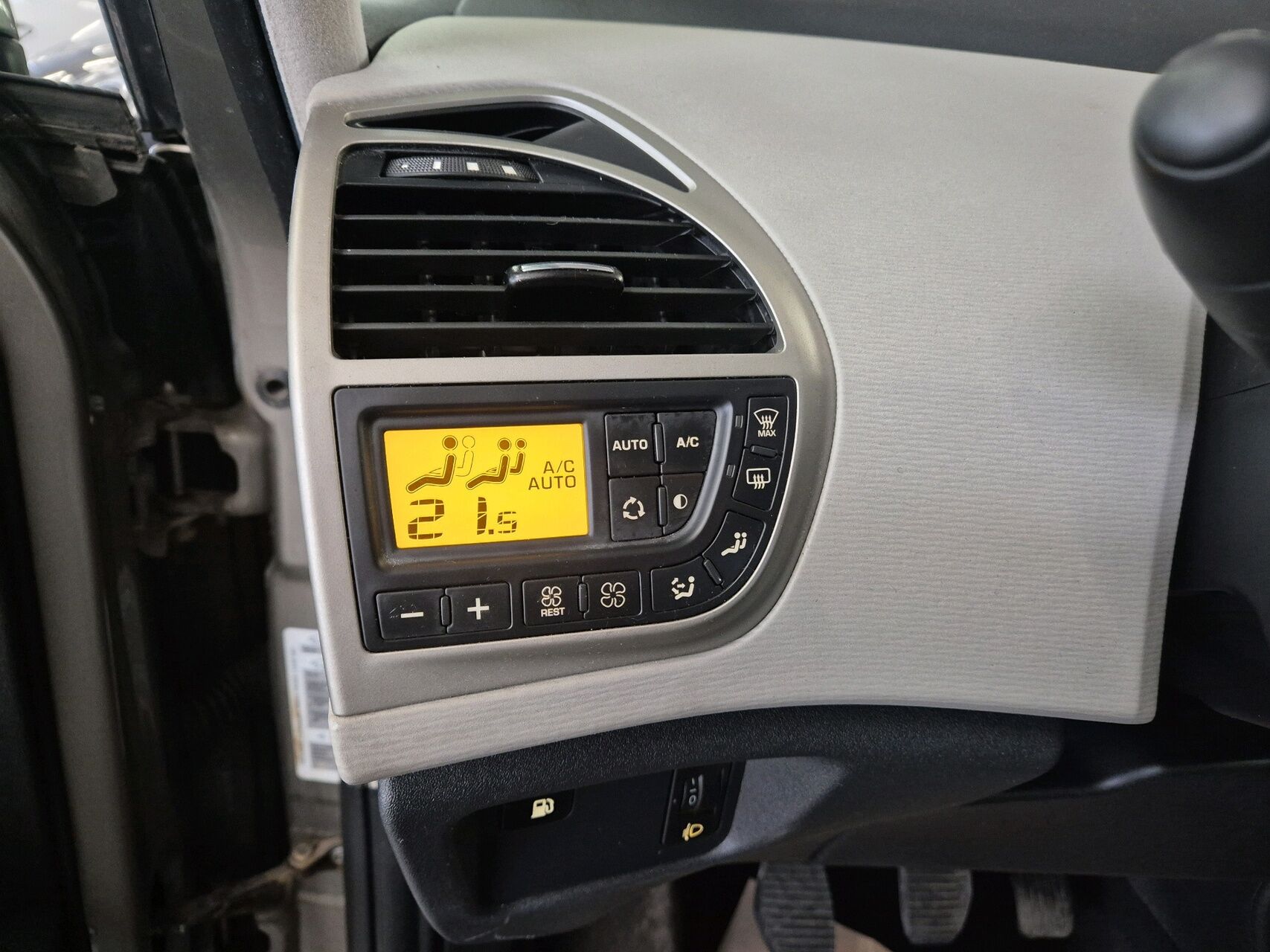 Billede af Citroën Grand C4 Picasso 1,6 VTi Prestige 120HK