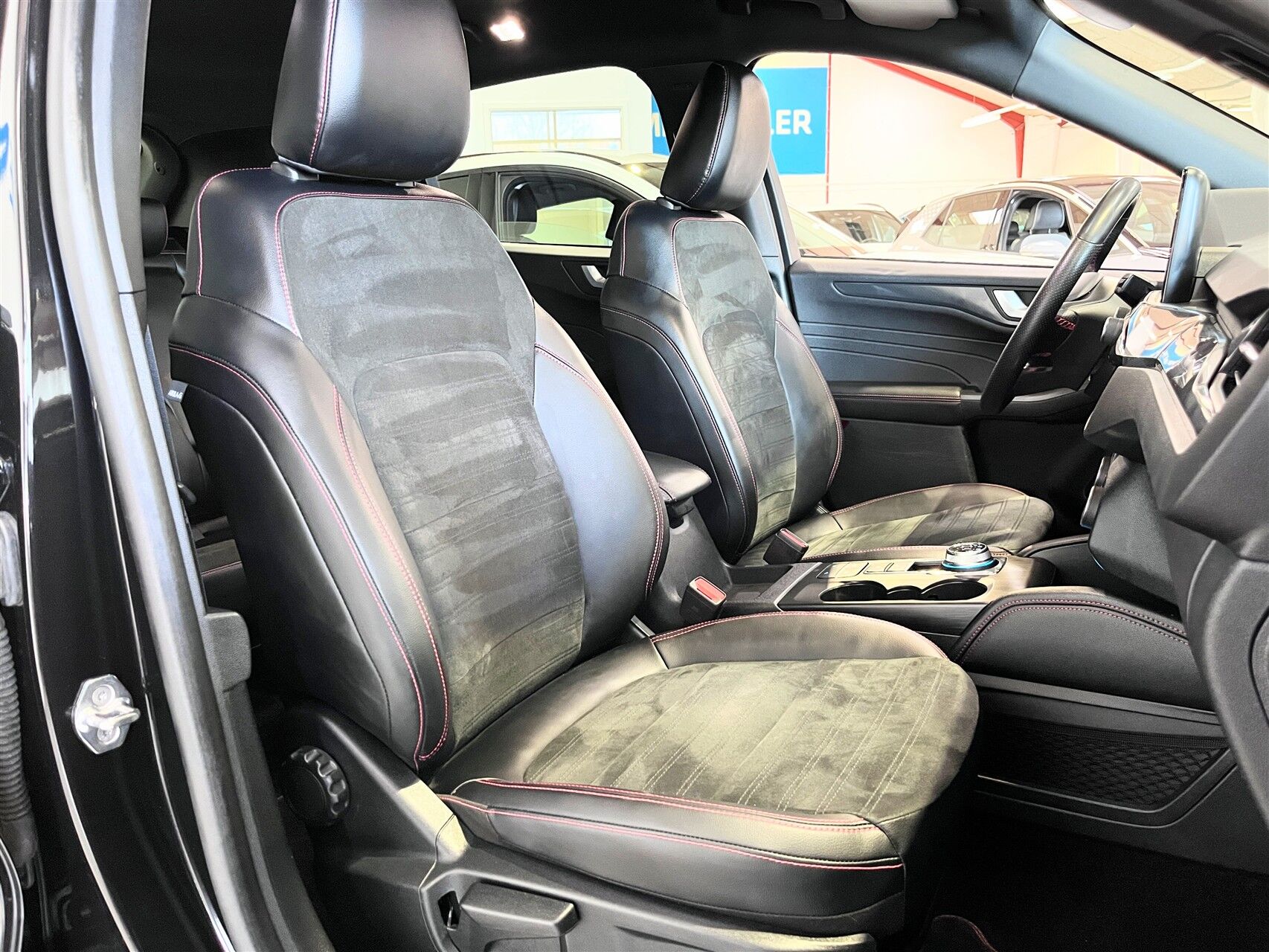 Billede af Ford Kuga 2,5 Plugin-hybrid ST-Line X CVT 225HK 5d Trinl. Gear