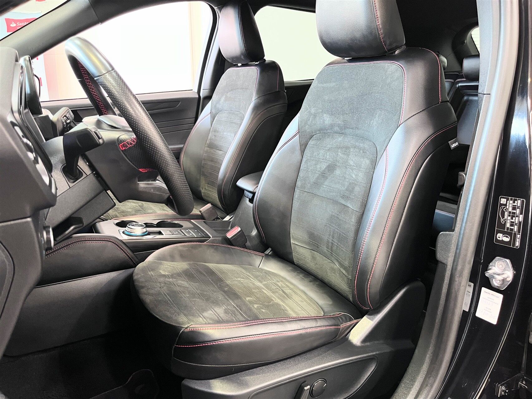 Billede af Ford Kuga 2,5 Plugin-hybrid ST-Line X CVT 225HK 5d Trinl. Gear