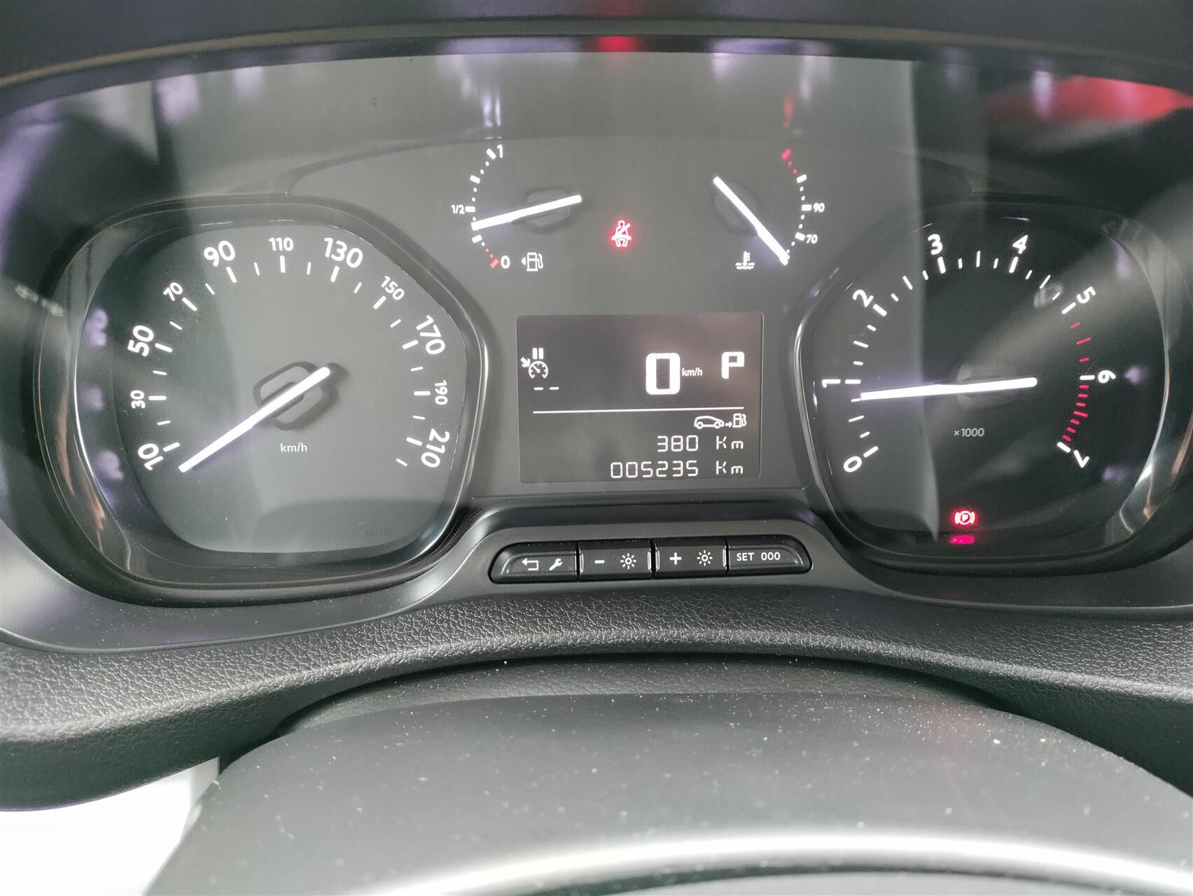 Billede af Peugeot Expert L2 2,0 BlueHDi Premium EAT8 144HK Van 8g Aut.